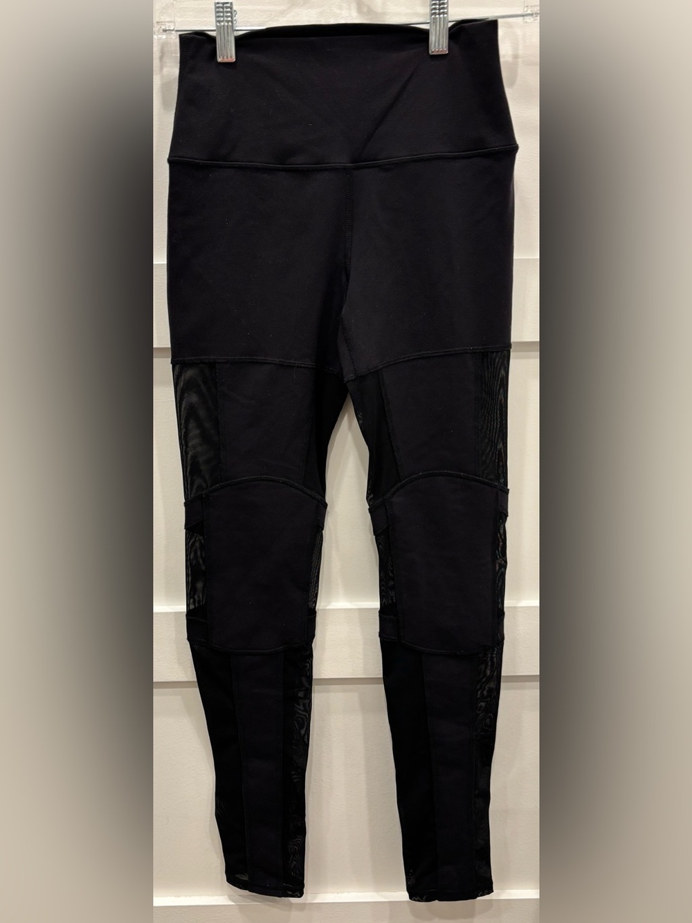 ALO Yoga Black Mesh-Panel Performance Leggings